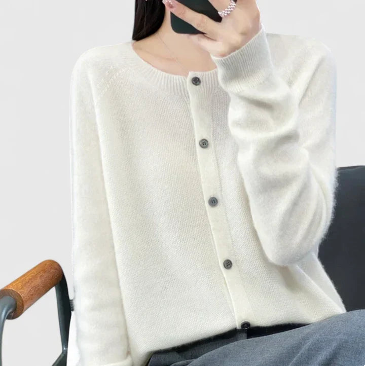 Lyxandria - Cozy Cardigan for Ultimate Comfort